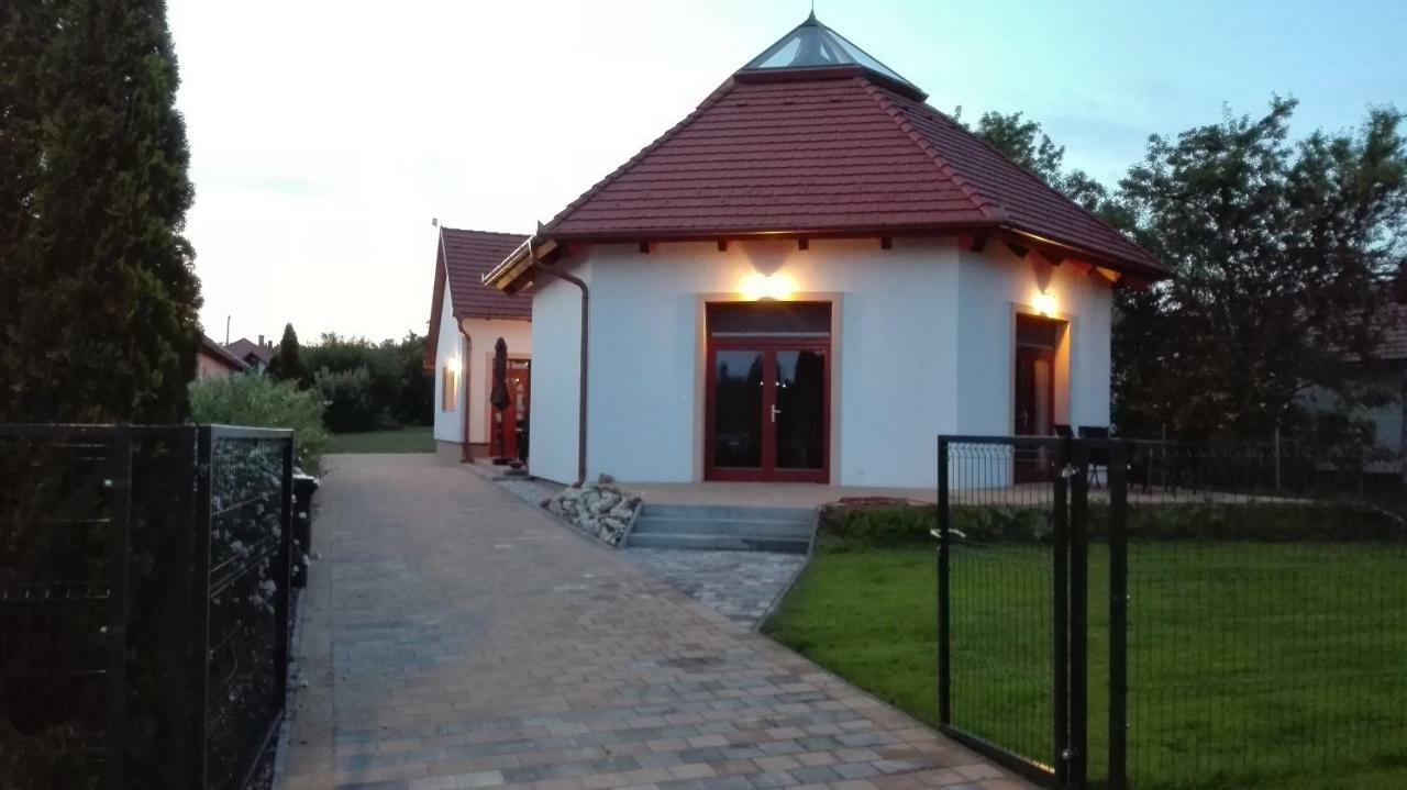 Egrelato Vendeghaz Lägenhet Balatonakali Exteriör bild