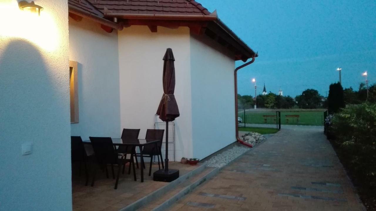 Egrelato Vendeghaz Lägenhet Balatonakali Exteriör bild